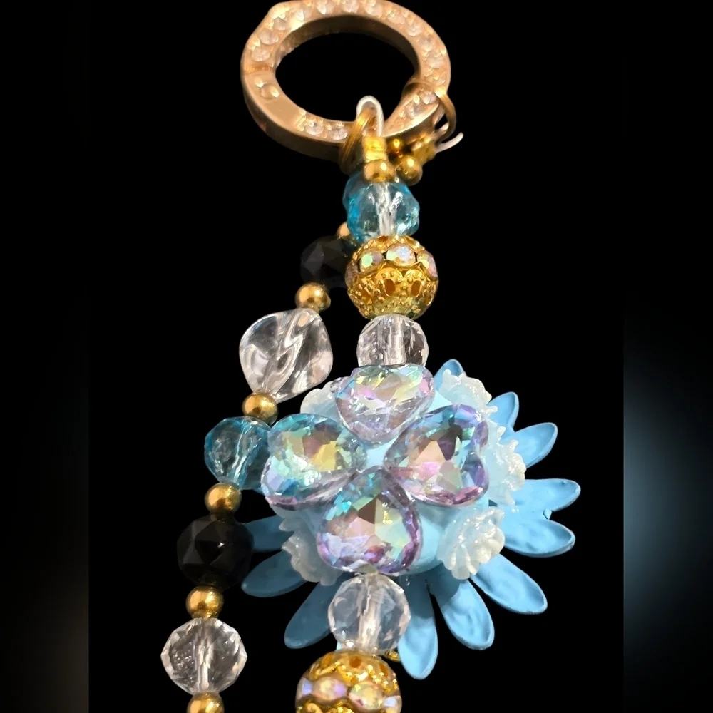 Elegant Blue and Gold Daisy And Bee Bag Charm